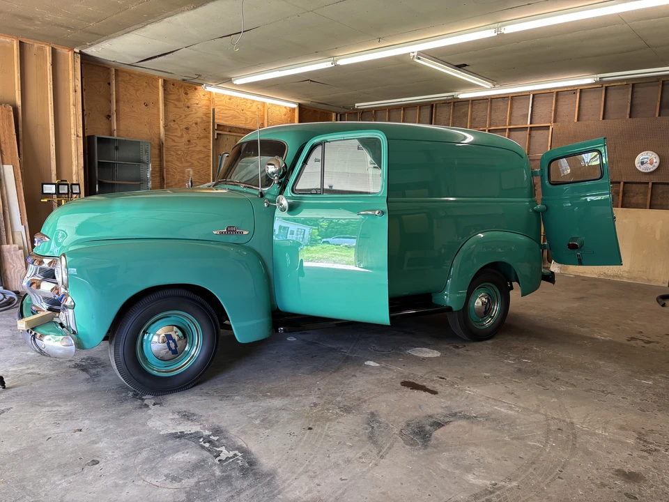 1955 Chevrolet Task Force - Image 25 of 31