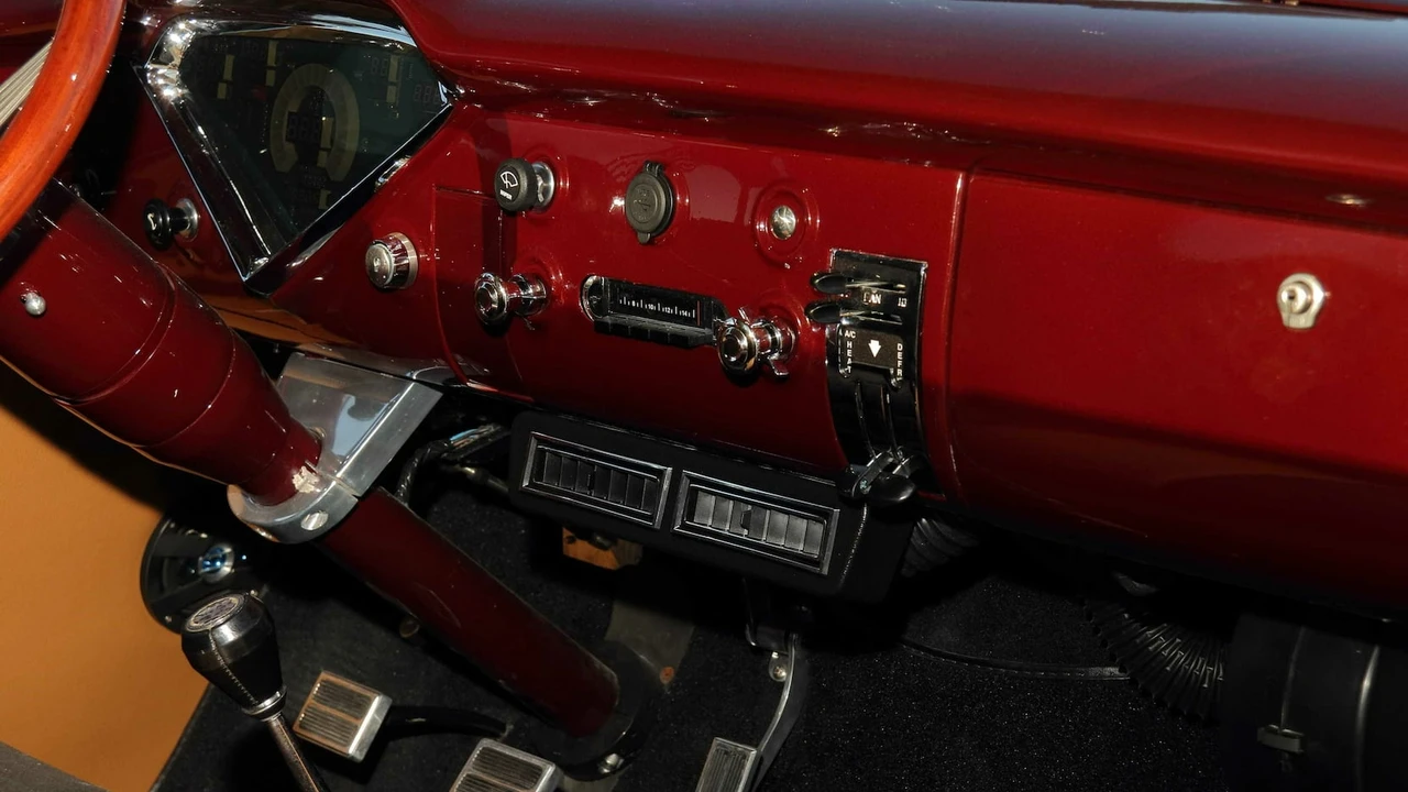 1955 Chevrolet Task Force - Image 25 of 28