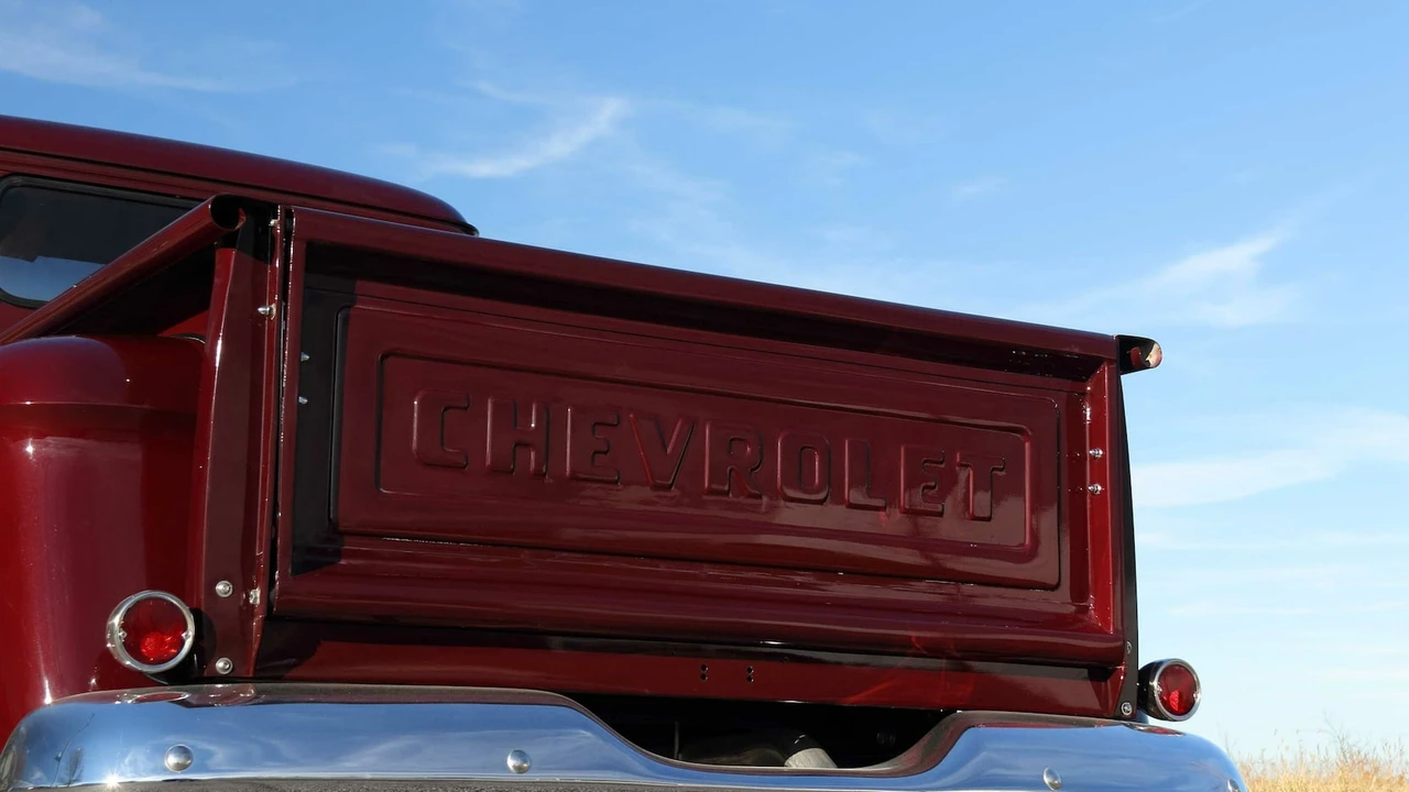 1955 Chevrolet Task Force - Image 27 of 28