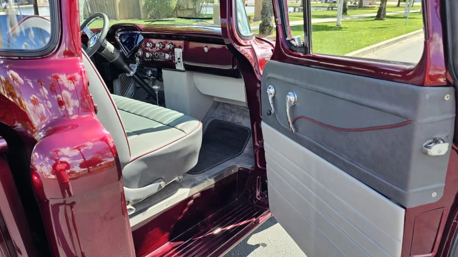 1955 Chevrolet Task Force - Image 6 of 22