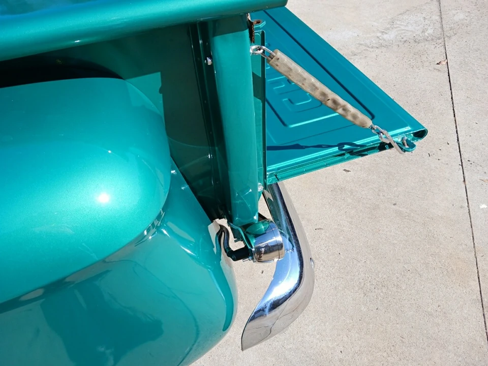 1955 Chevrolet Task Force - Image 23 of 31