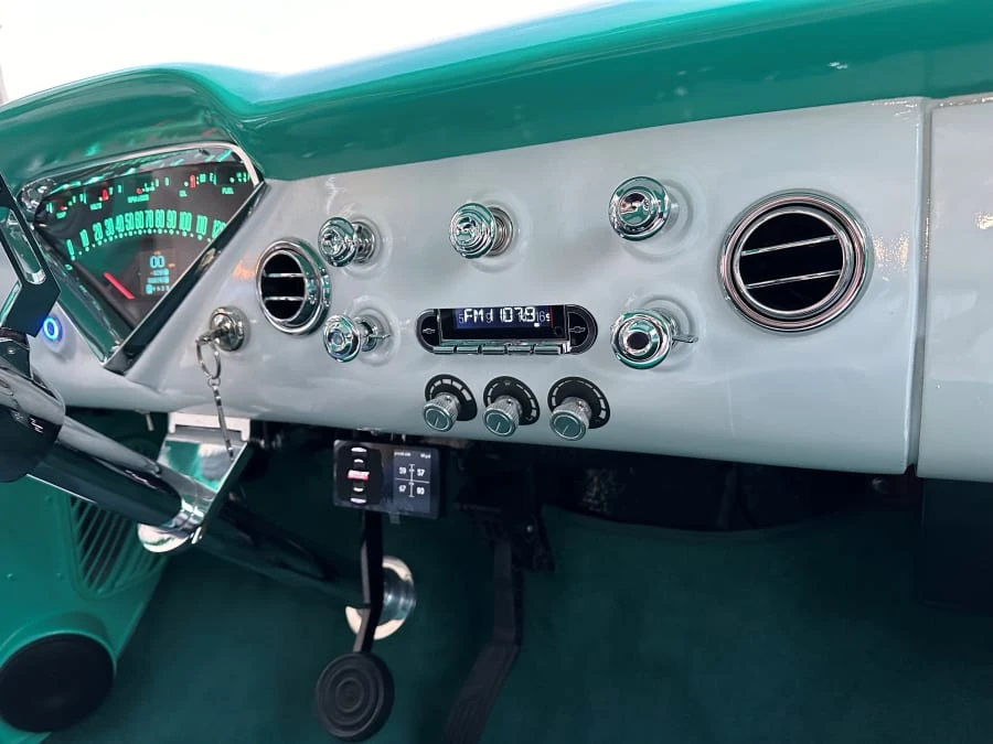 1955 Chevrolet Task Force - Image 6 of 17