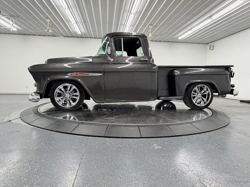 1955 Chevrolet Task Force - Image 16 of 31