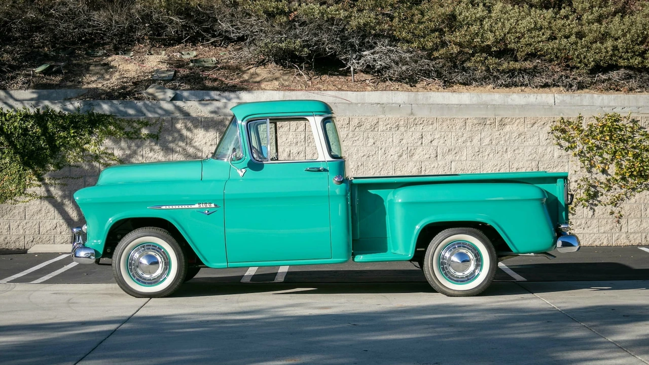 1955 Chevrolet Task Force - Image 2 of 19