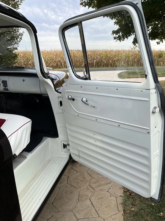 1955 Chevrolet Task Force - Image 21 of 31