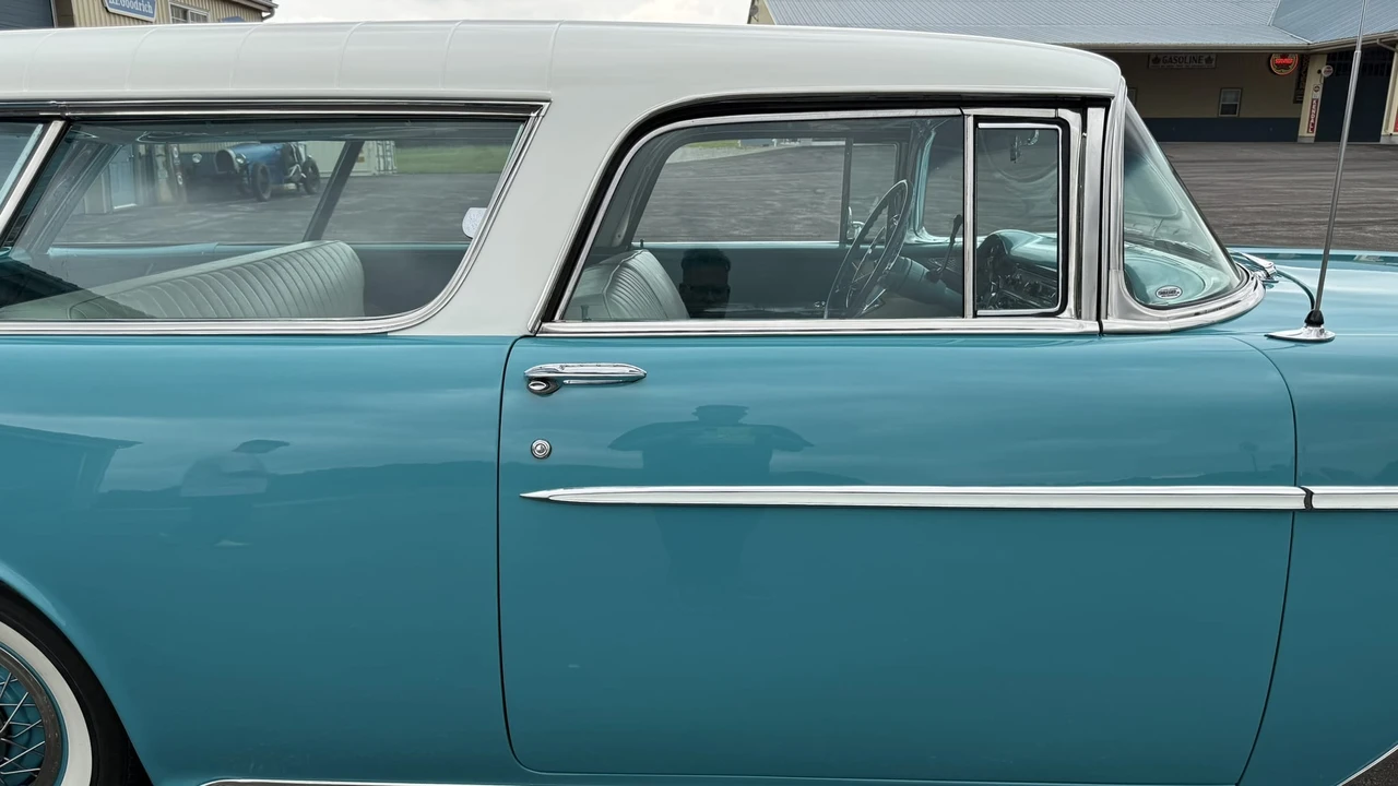 1955 Chevrolet Nomad - Image 25 of 31