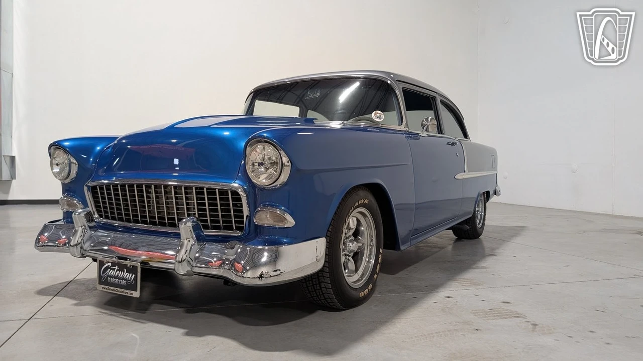 1955 Chevrolet Tri-Five Bel Air 2-Door Hardtop & Coupe - Image 4 of 31