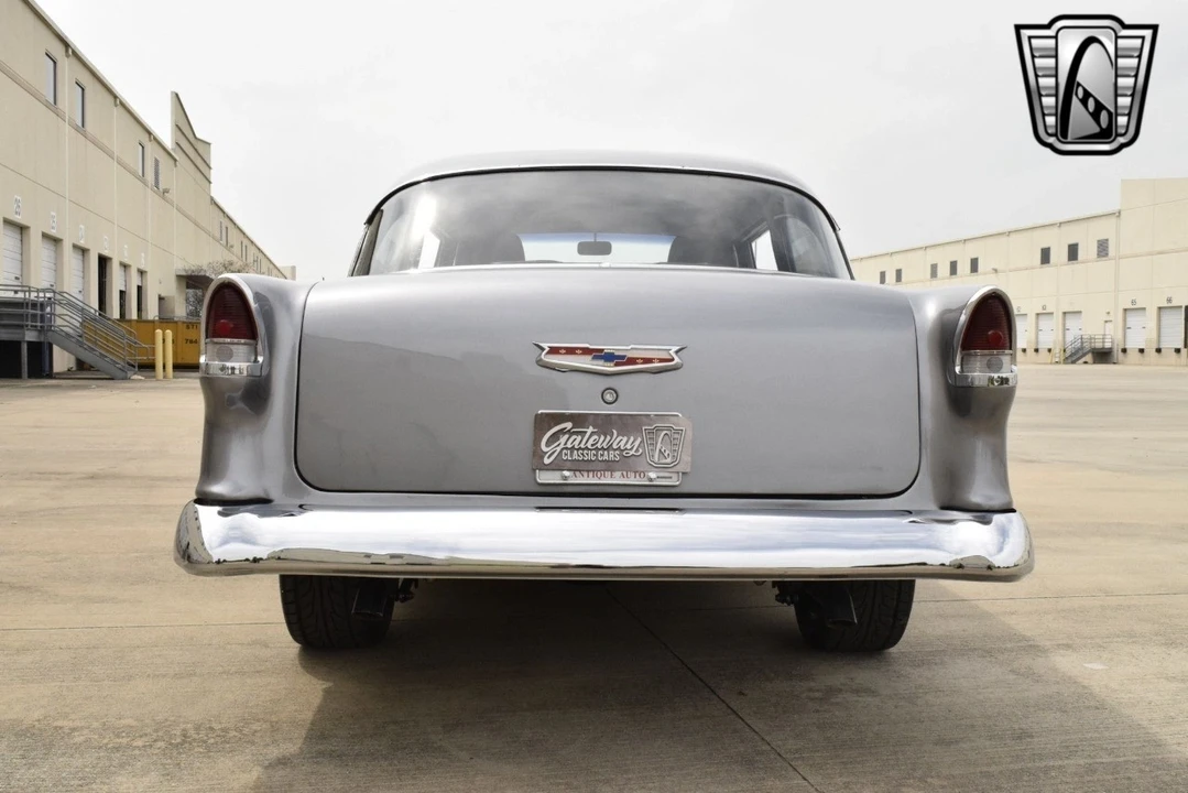 1955 Chevrolet Task Force - Image 4 of 21