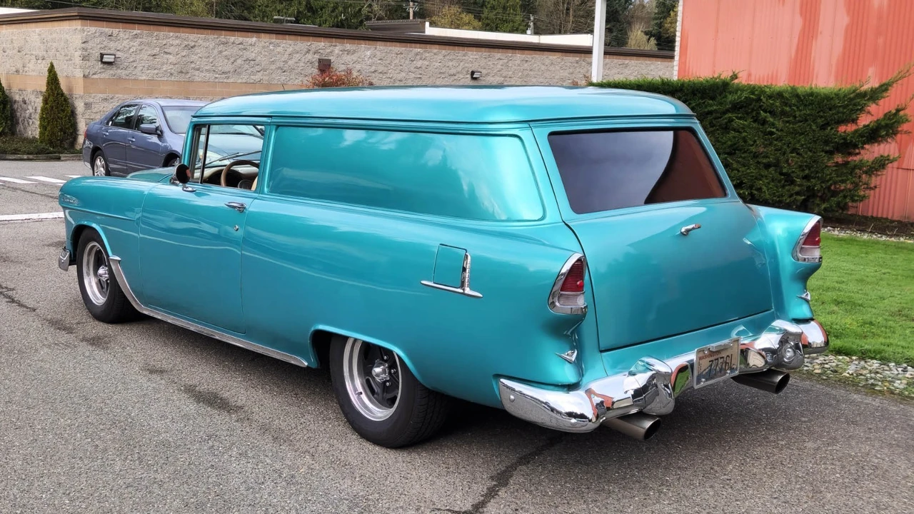 1955 Chevrolet Task Force - Image 8 of 21