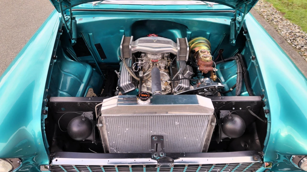 1955 Chevrolet Task Force - Image 18 of 21