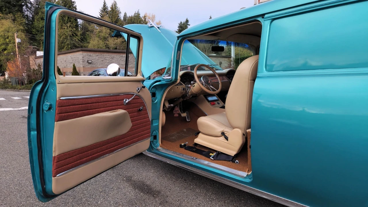 1955 Chevrolet Task Force - Image 9 of 21