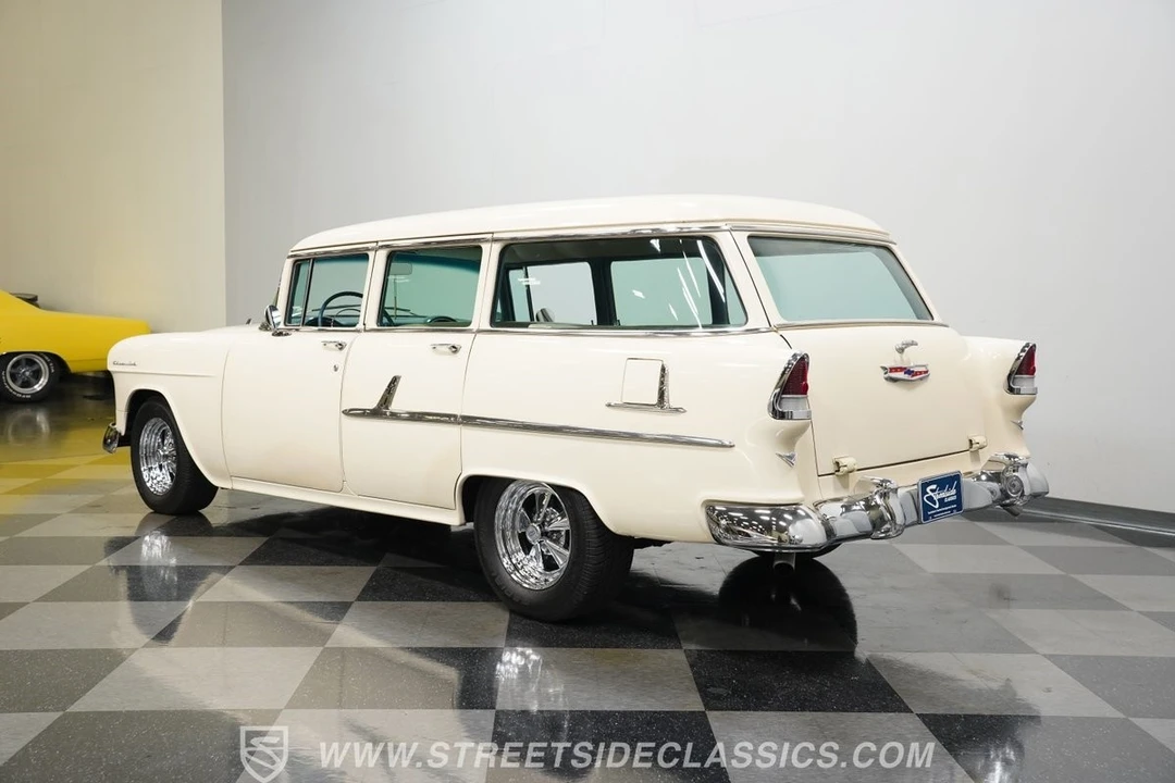 1955 Chevrolet Task Force - Image 10 of 12