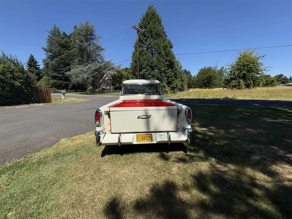 1955 Chevrolet Task Force - Image 12 of 31