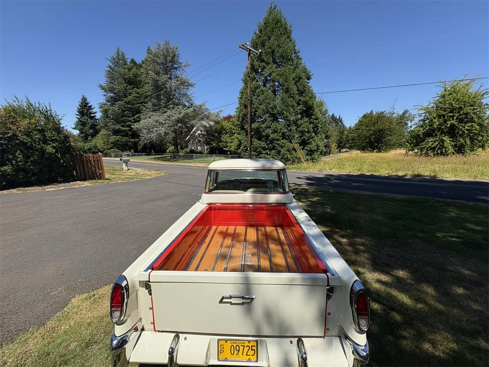 1955 Chevrolet Task Force - Image 14 of 31