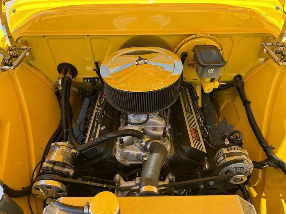 1955 Chevrolet Task Force - Image 19 of 31