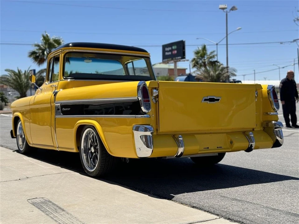 1955 Chevrolet Task Force - Image 6 of 31