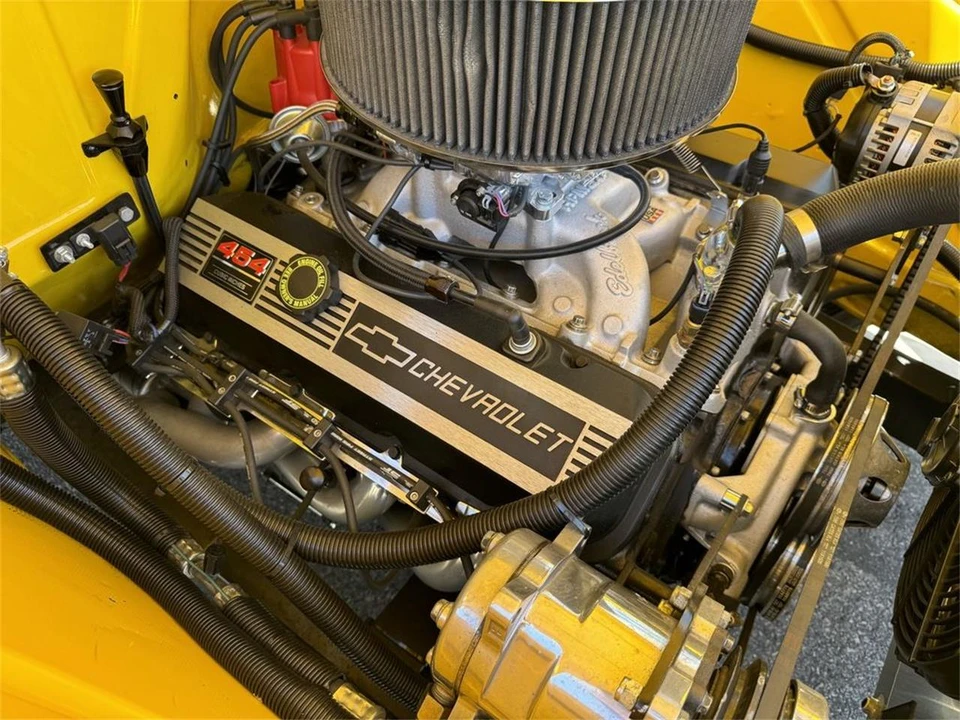 1955 Chevrolet Task Force - Image 22 of 31