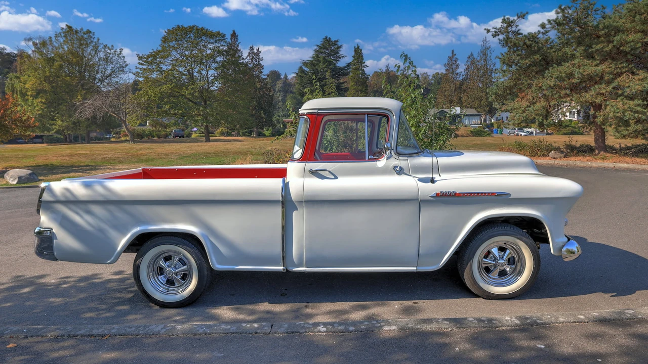 1955 Chevrolet Task Force - Image 9 of 10