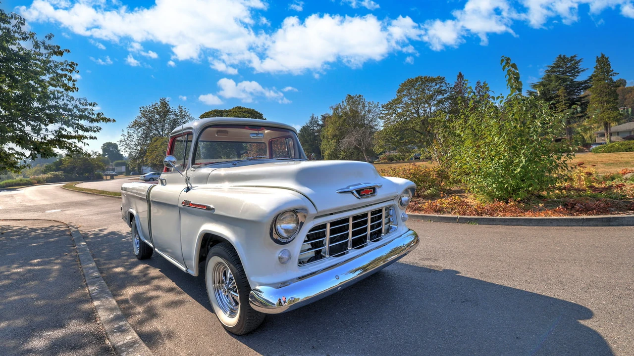 1955 Chevrolet Task Force - Image 10 of 10