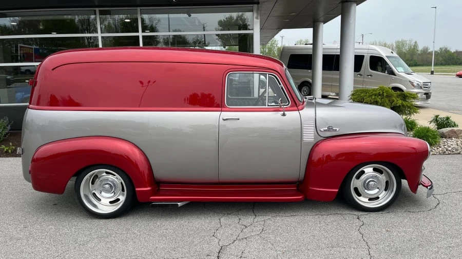 1955 Chevrolet Task Force - Image 2 of 10