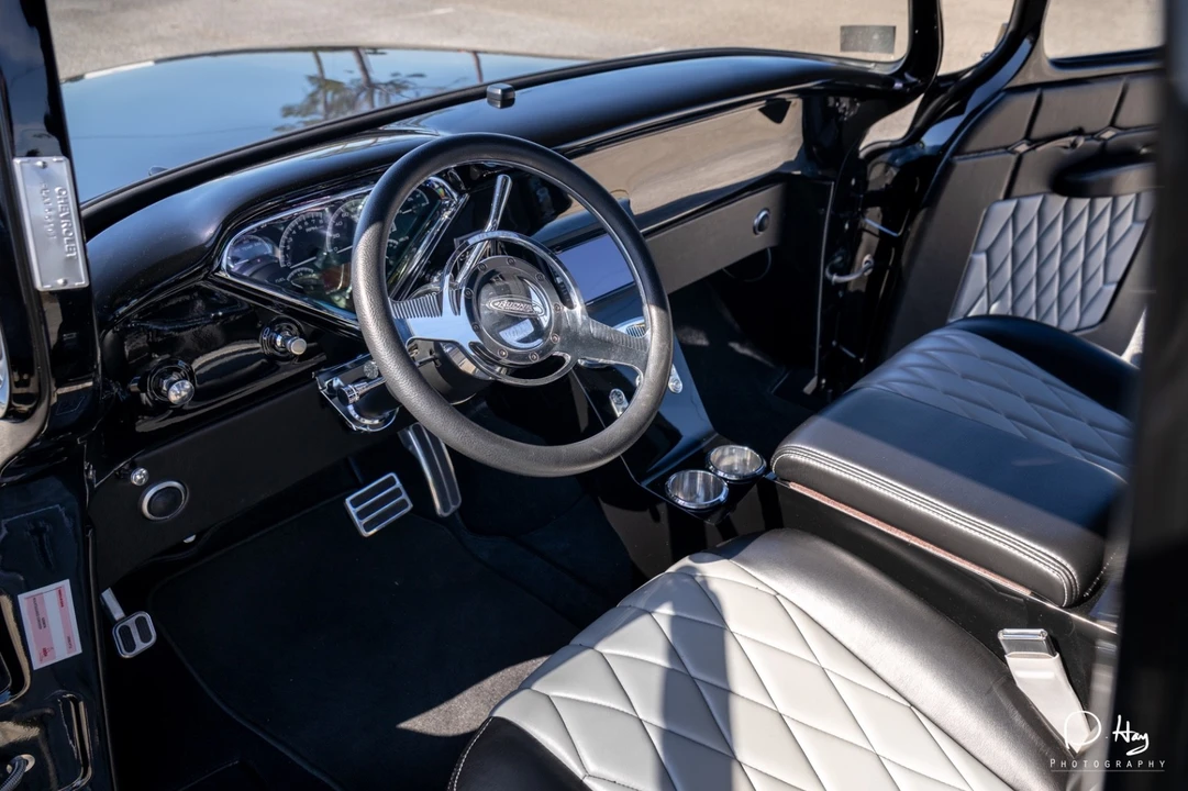 1955 Chevrolet Task Force - Image 23 of 31