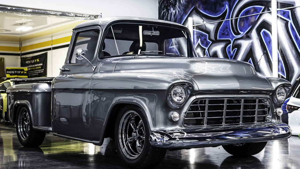 1955 Chevrolet Task Force - Image 6 of 10