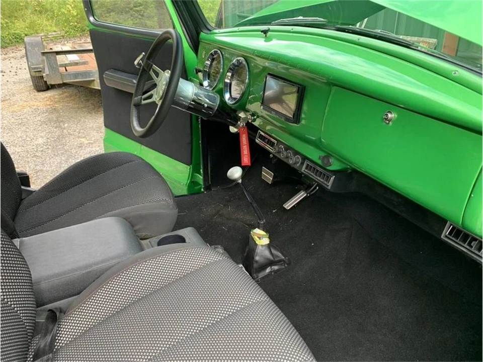 1955 Chevrolet Suburban 4th Gen - Image 5 of 12