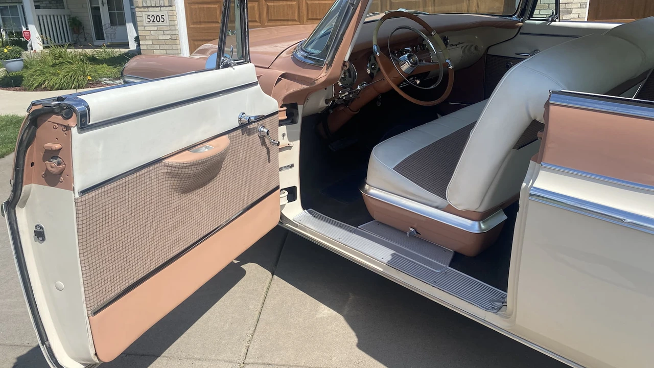 1955 Chrysler New Yorker - Image 16 of 30