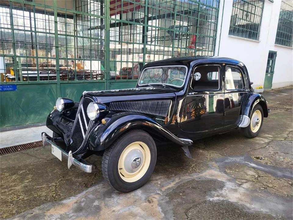 1955 Citroen Traction Avant - Image 3 of 31