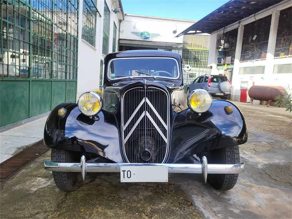 1955 Citroen Traction Avant - Image 5 of 31