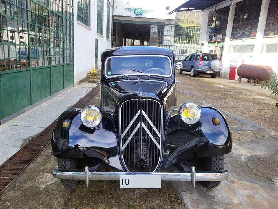 1955 Citroen Traction Avant - Image 6 of 31