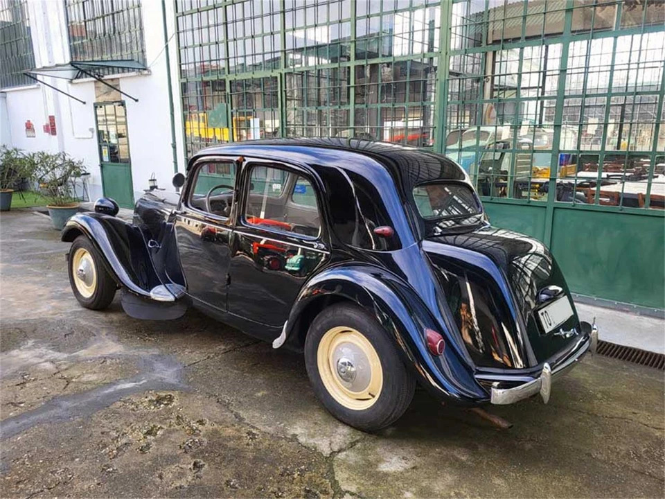 1955 Citroen Traction Avant - Image 13 of 31