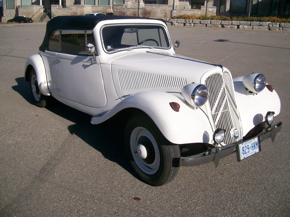 1955 Citroen Traction Avant - Image 8 of 31