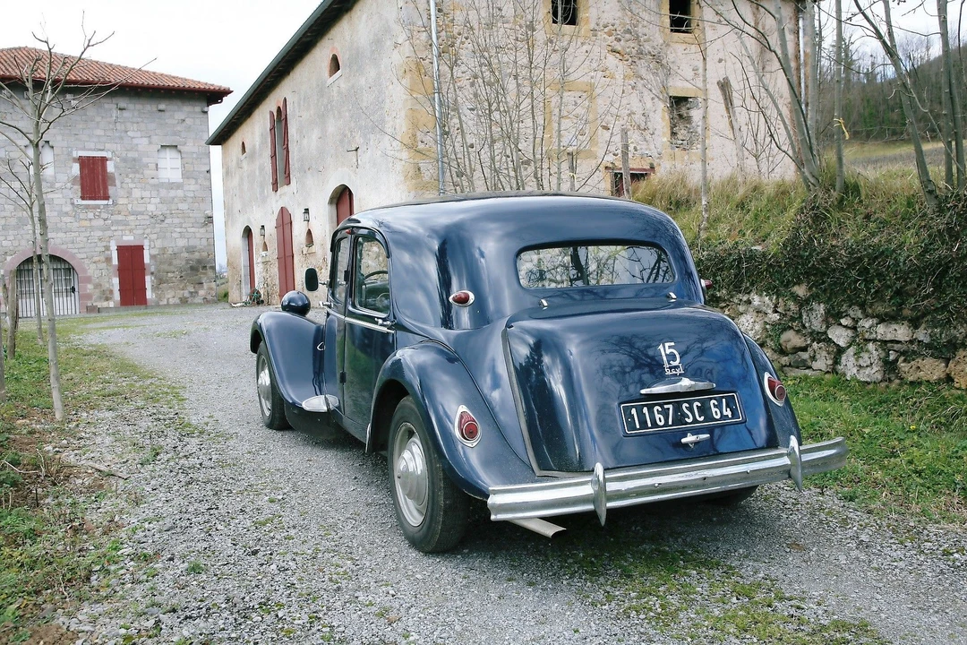 1955 Citroen Traction Avant - Image 4 of 6