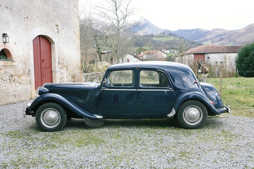 1955 Citroen Traction Avant - Image 3 of 6