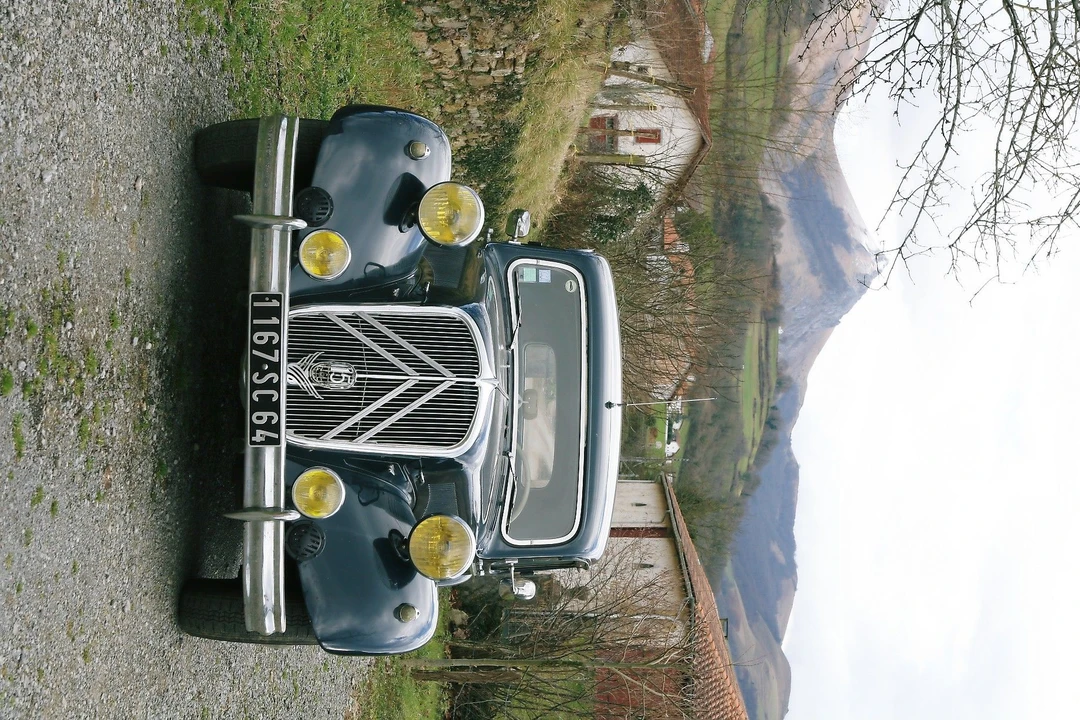 1955 Citroen Traction Avant - Image 6 of 6