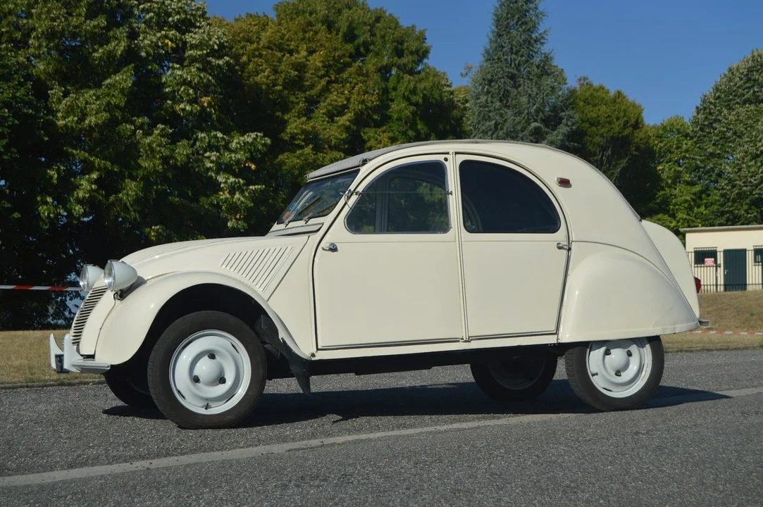 1955 Citroen 2CV - Image 7 of 30