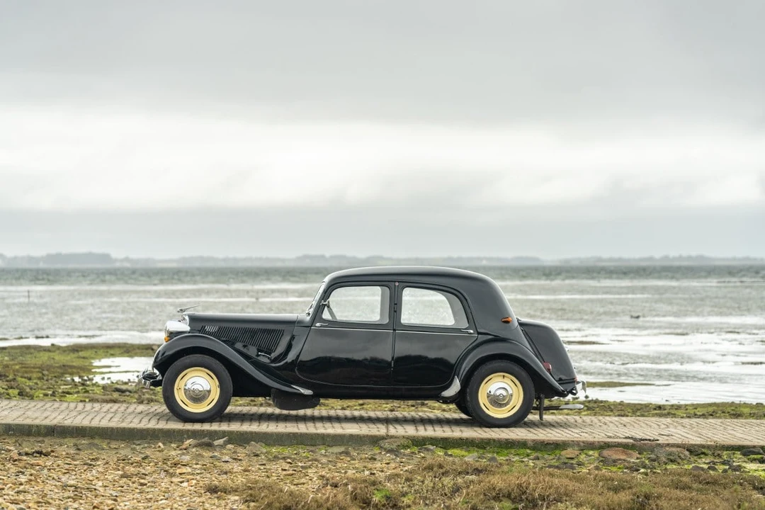 1955 Citroen Traction Avant - Image 8 of 30