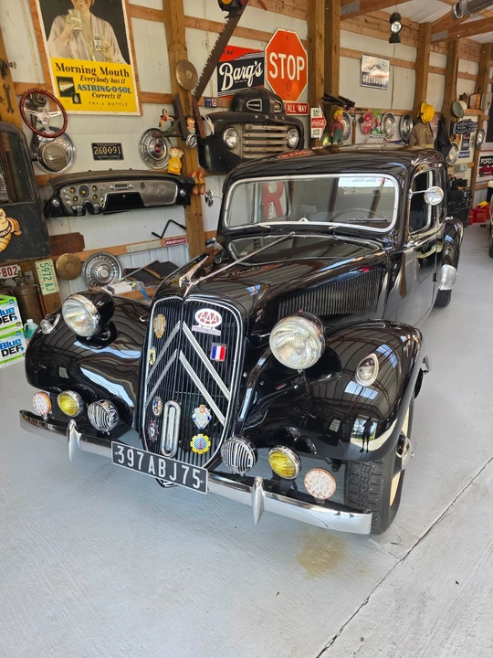 1955 Citroen Traction Avant - Image 9 of 19