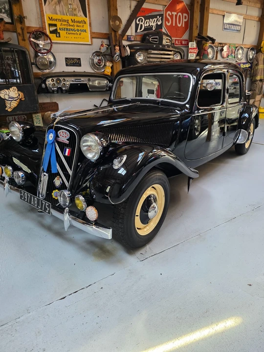 1955 Citroen Traction Avant - Image 2 of 19