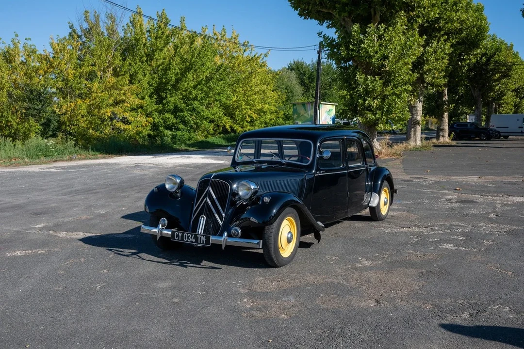 1955 Citroen Traction Avant - Image 2 of 30