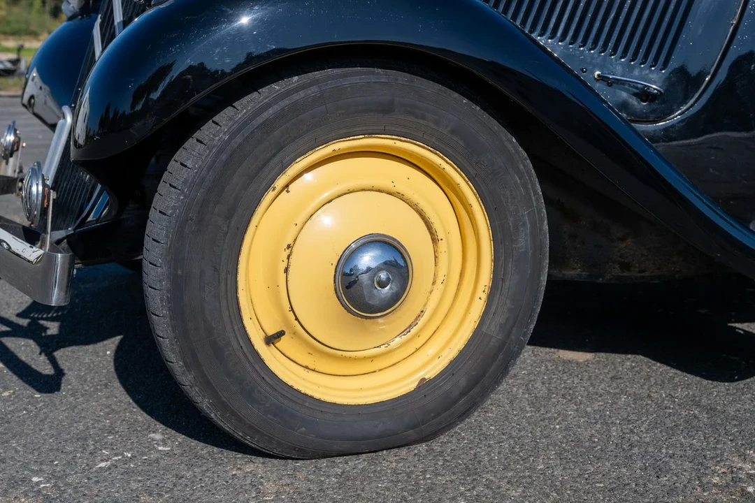 1955 Citroen Traction Avant - Image 10 of 30