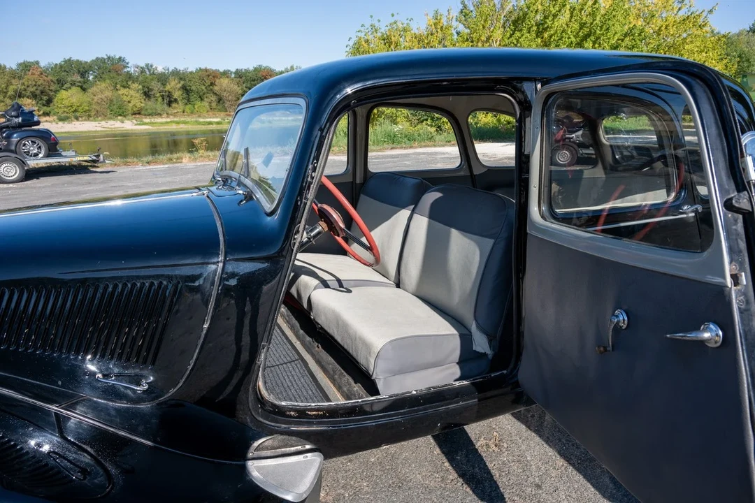1955 Citroen Traction Avant - Image 18 of 30