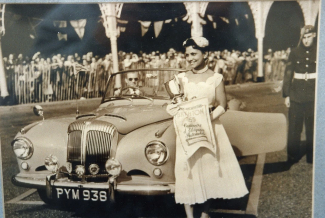 1955 Daimler - Image 2 of 11