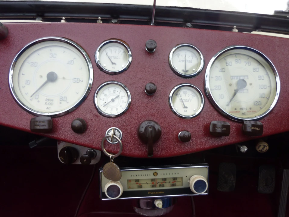 1955 Daimler - Image 10 of 11