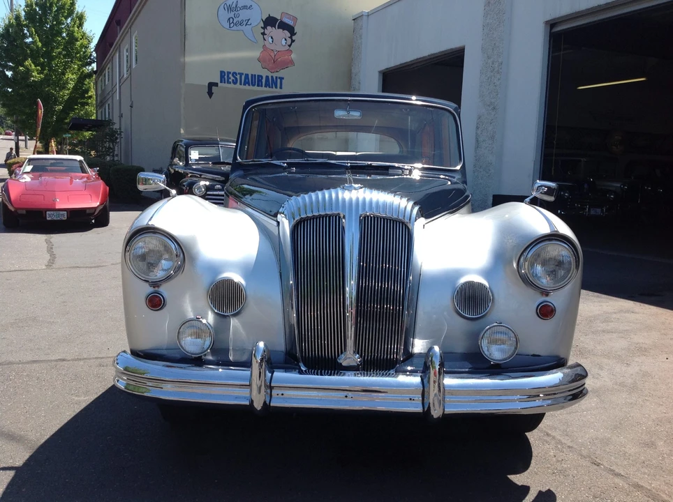 1955 Daimler - Image 9 of 31