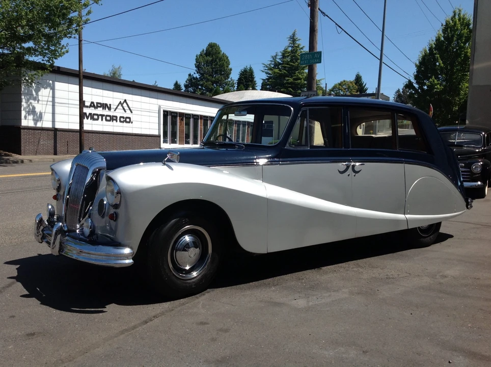 1955 Daimler - Image 11 of 31