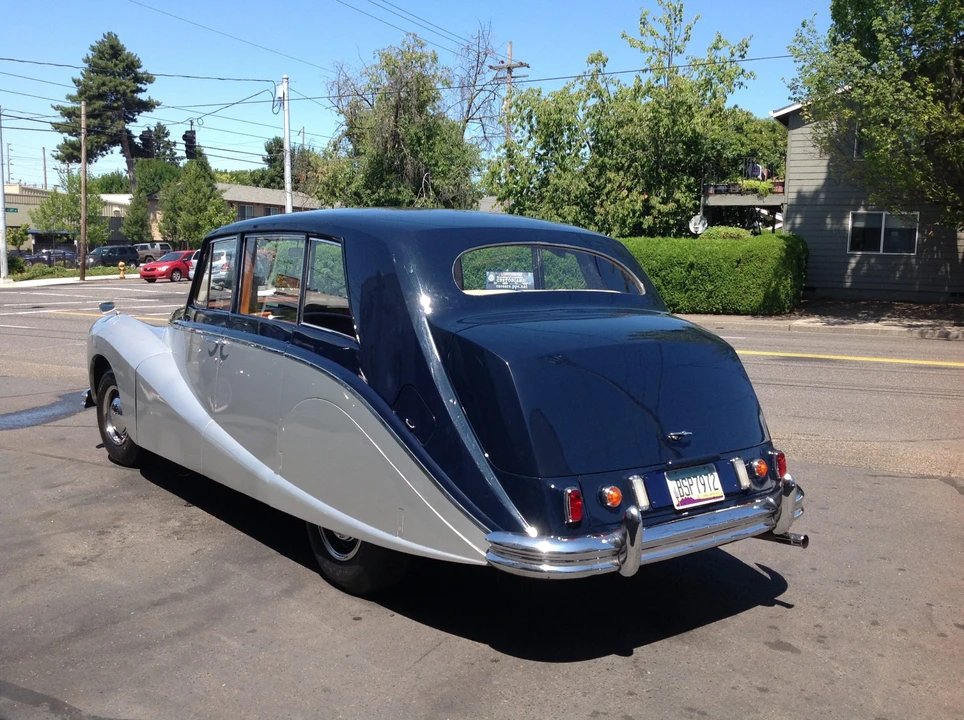 1955 Daimler - Image 15 of 31