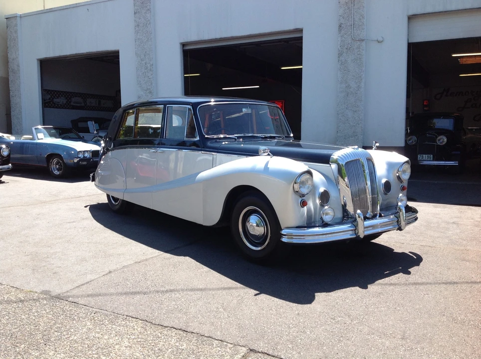 1955 Daimler - Image 8 of 31