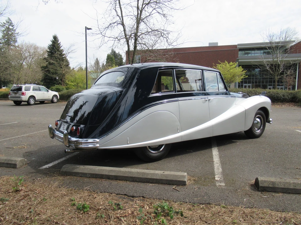 1955 Daimler - Image 3 of 31